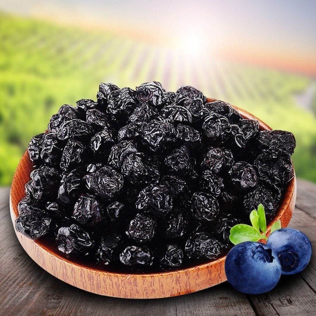 dry blueberry fruits